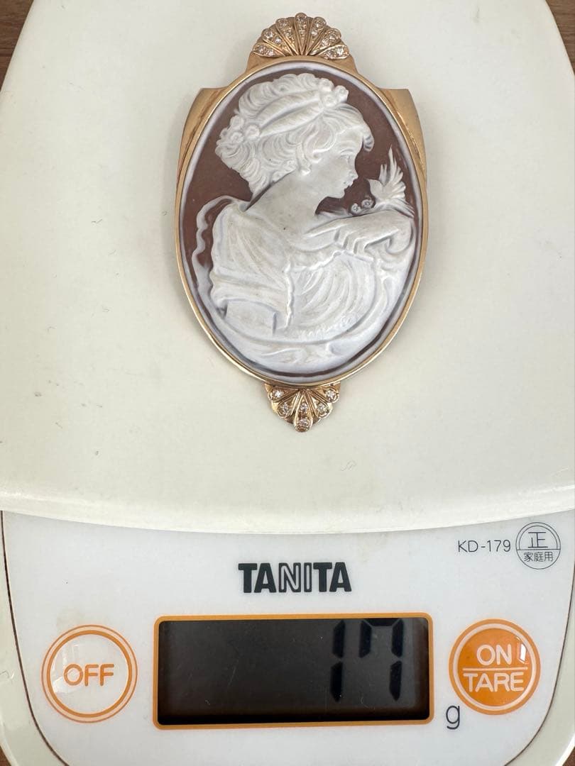 カメオブローチ　18K ダイヤ　刻印あり