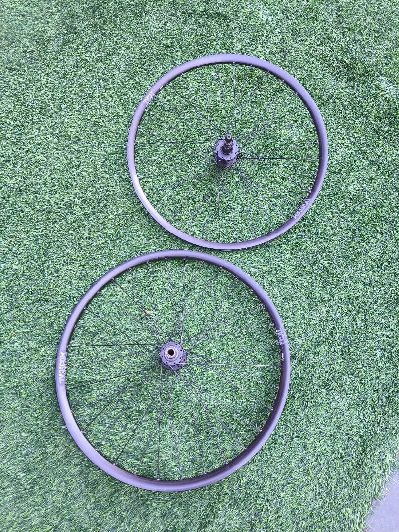 Commencal 27.5インチ MTBホイール 前後セット