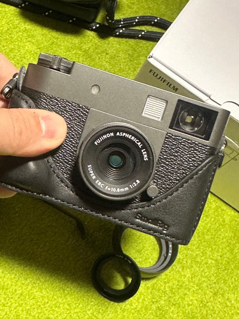 n*へ様 富士フイルム　FUJIFILM Xhalf Xハーフ　コンデジ　ハーフ