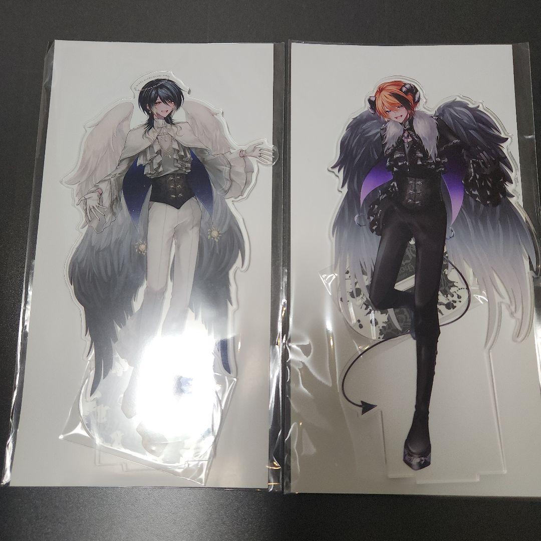 御自愛　かすりっひ　アクリルスタンド2種　缶バッジ全8種類