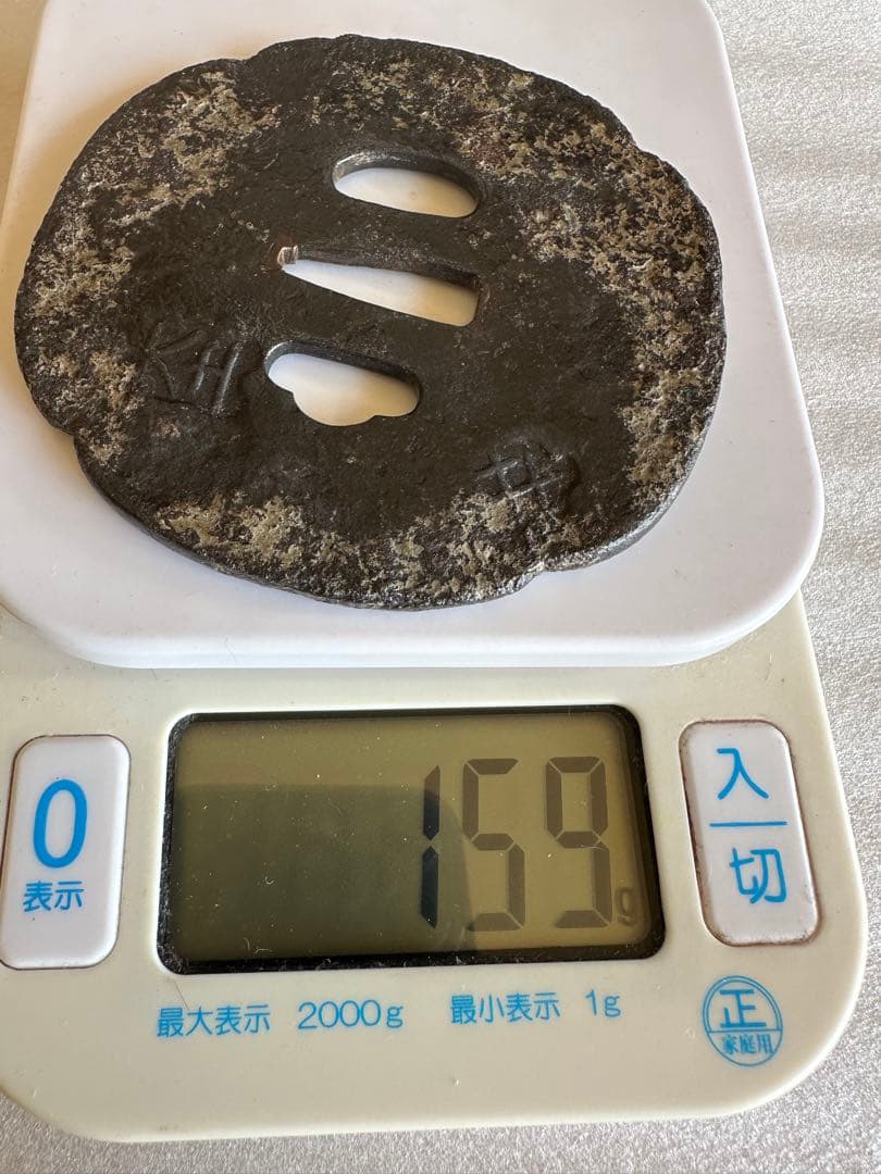 鍔 古鍔 鉄地 鐔　鉄地つば 刀装具 古美術 時代物 26A4