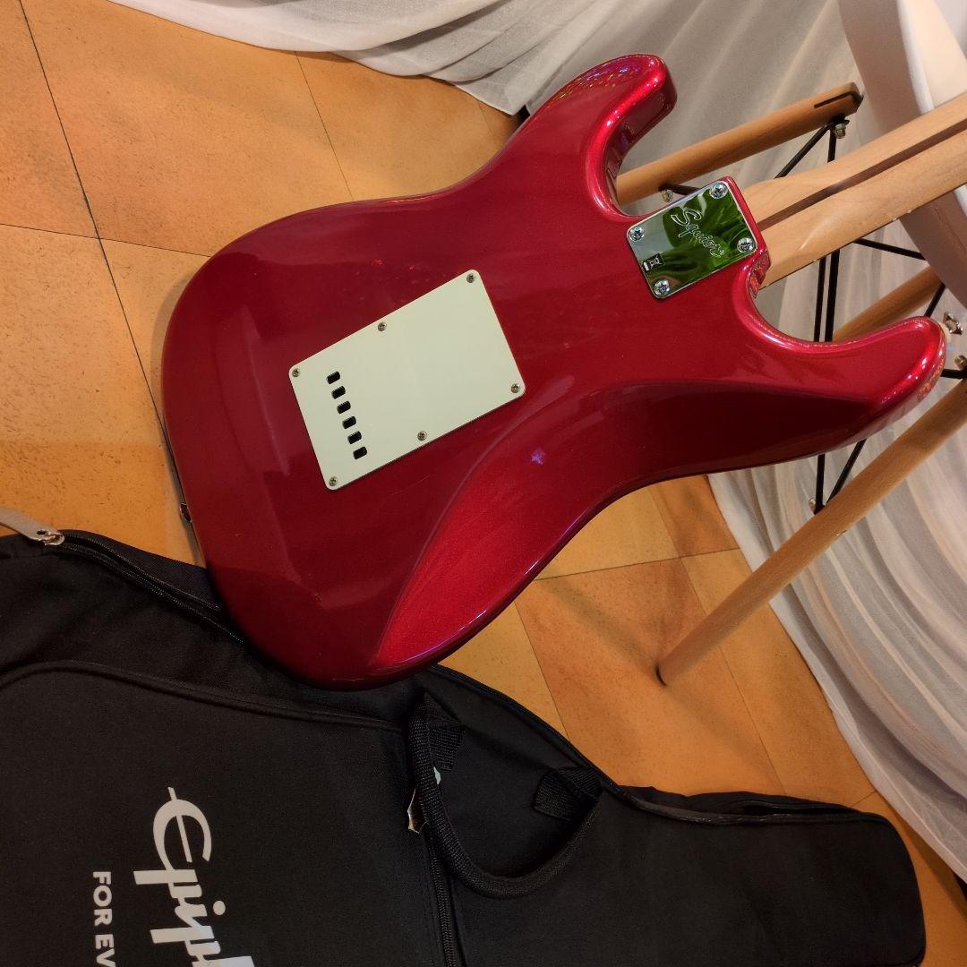 Squier Stratocaster レッド ギターケース付き