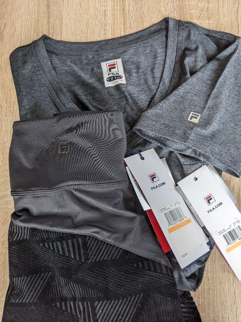 フィラ　FILA　テニスＭ〜Ｌサイズ　トップス　スコートセットで