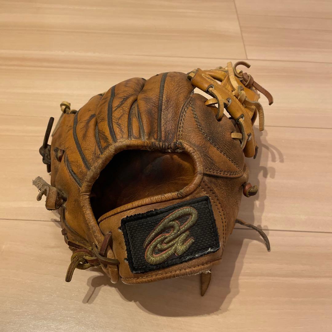 ドナイヤ　硬式内野用グラブ