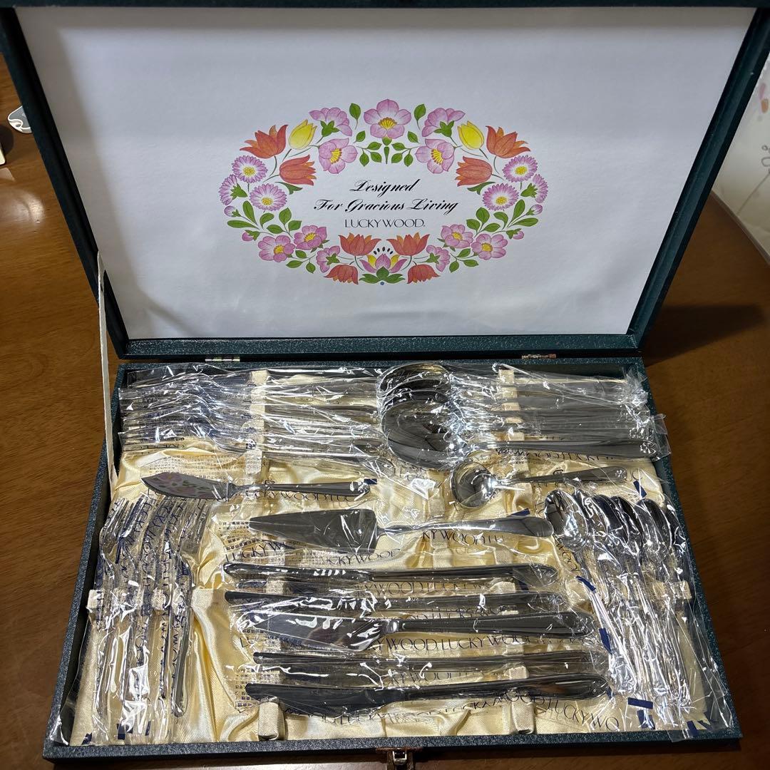 LUCKY WOOD ディナーセット　新品
