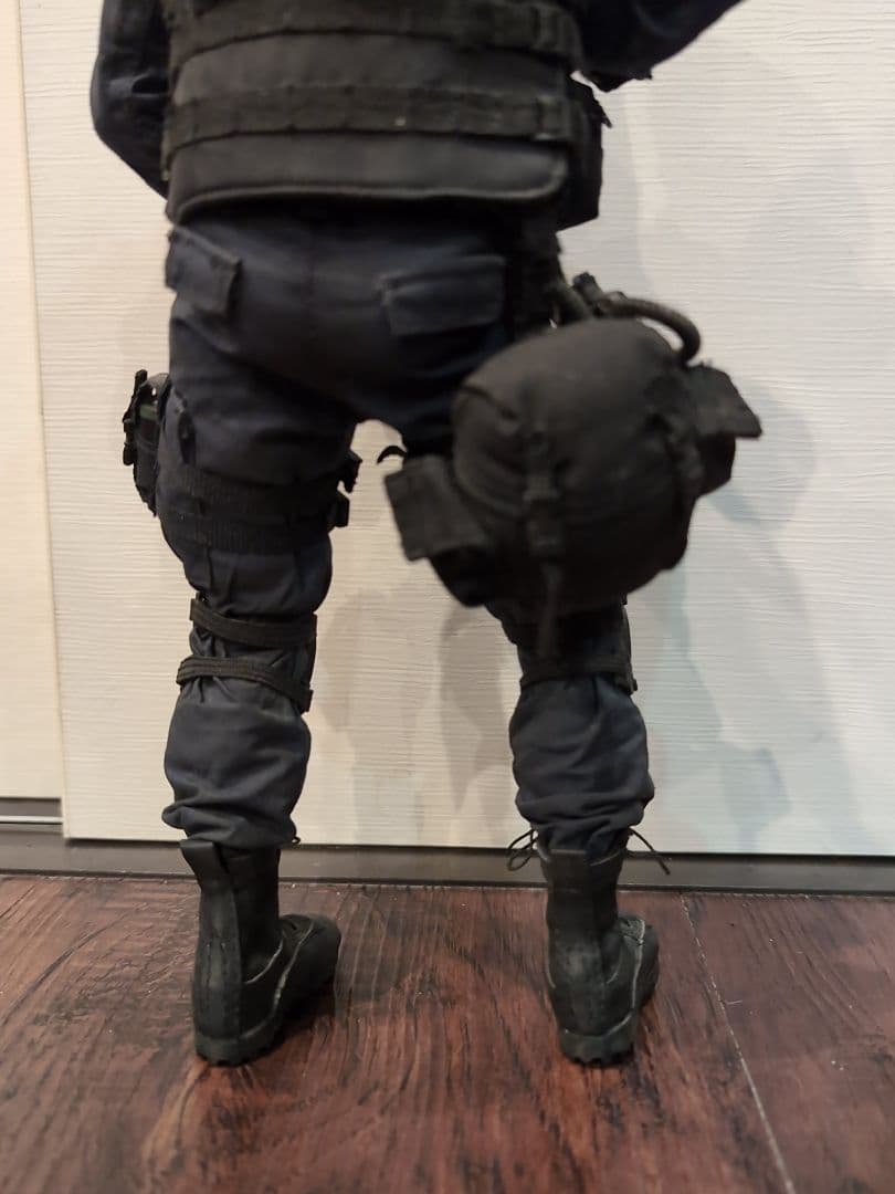 さ*ら様 ・SWAT フィギュア ・ホットトイズ ・1/6スケール