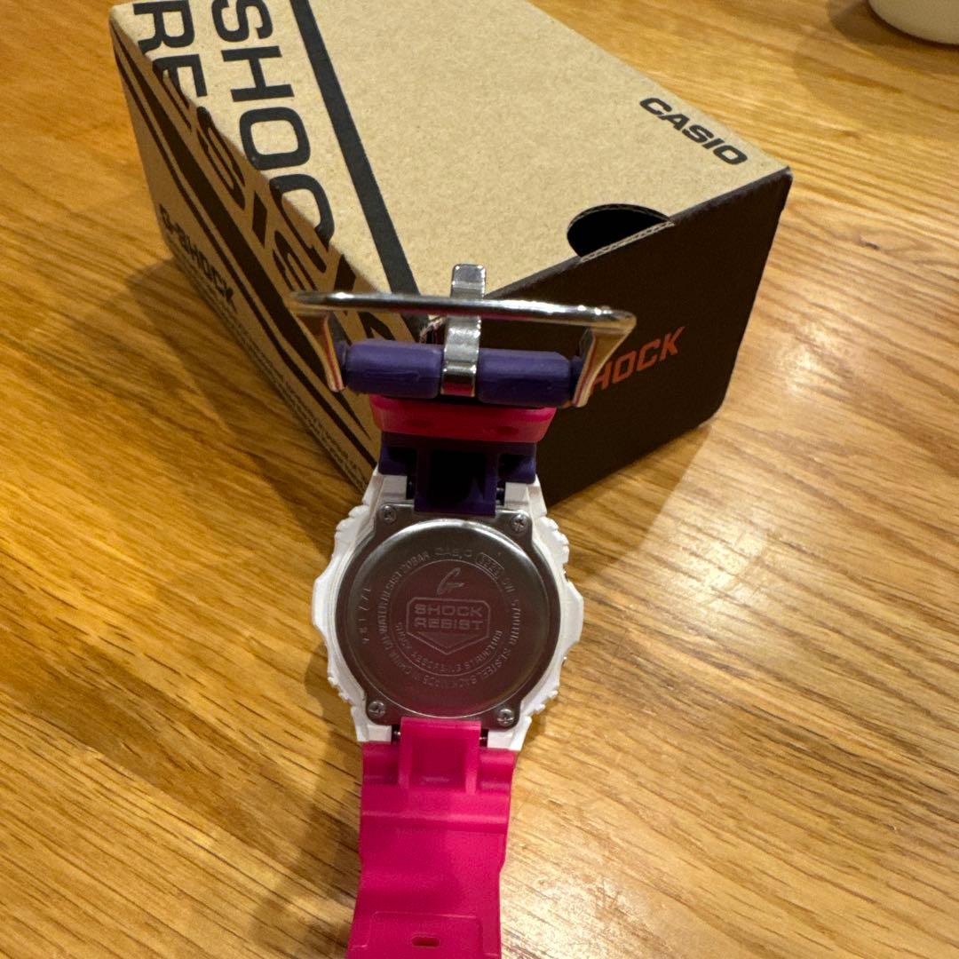 G-SHOCK デジタル腕時計 ホワイト/ピンク