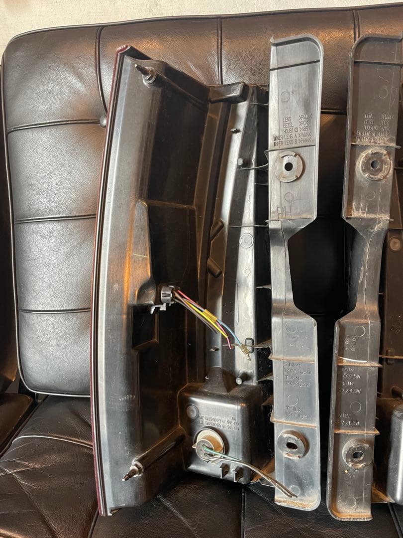 キャデラック エスカレード レッド テールランプ 2個セット