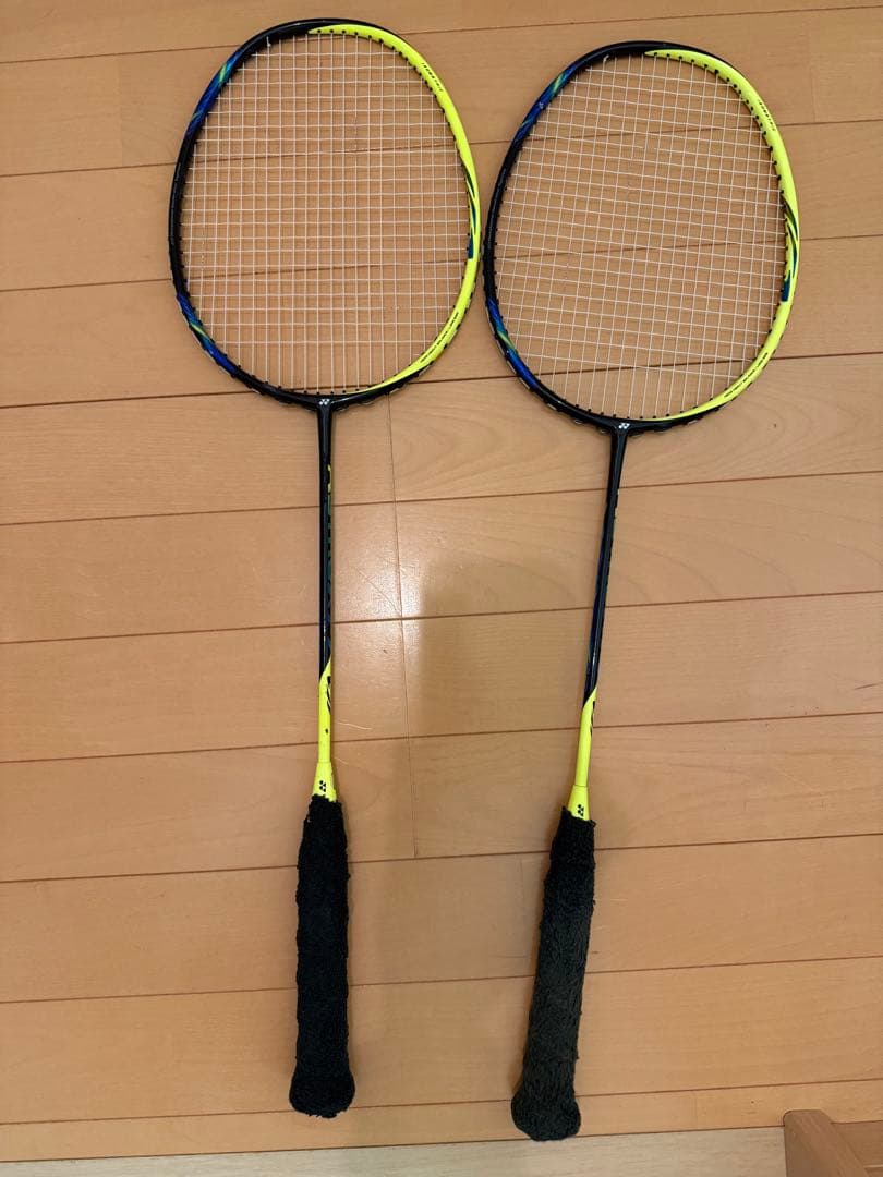 ASTROX77 3UG5 バドミントンラケット 2本セット