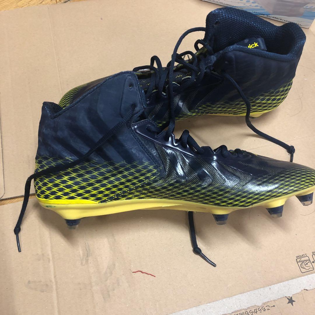 adidasの昔のミシガンモデルだった気がします