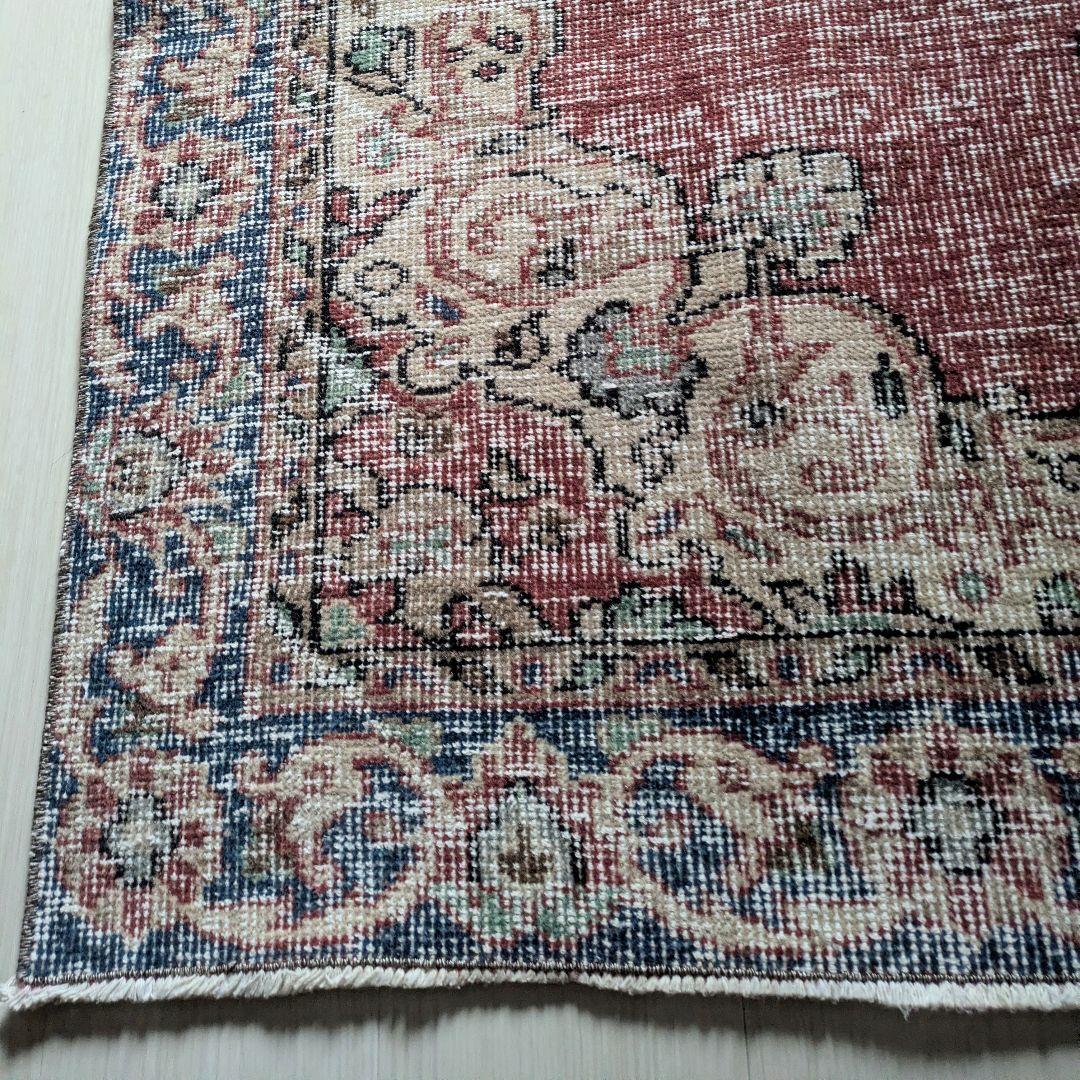 128×221 メダリオンシャビーレッド　トルコヴィンテージラグ