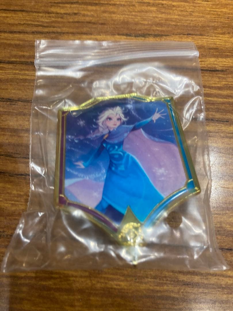 【ロルカナ】【ピンバッジ】《エルサ DLC限定》