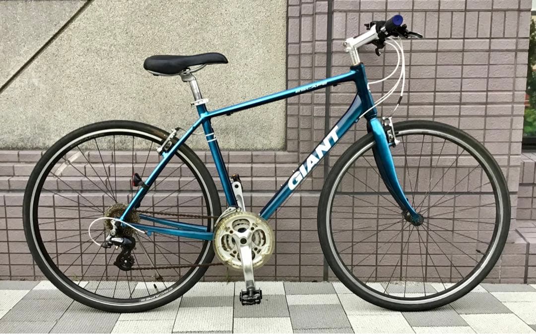 GIANT エスケープ クロスバイク ESCAPE R3 M 24段　東京