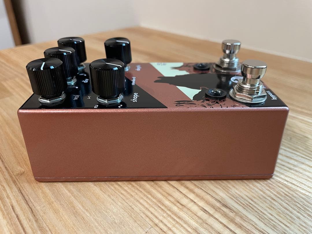 Walrus Audio MONUMENT V2 トレモロ