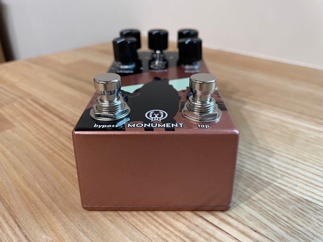 Walrus Audio MONUMENT V2 トレモロ