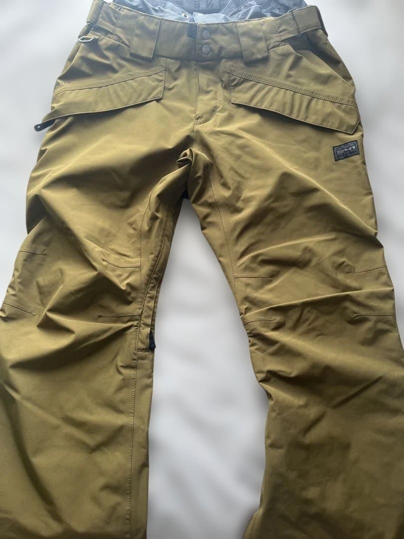 241 スノボウェア　ゴアテックス