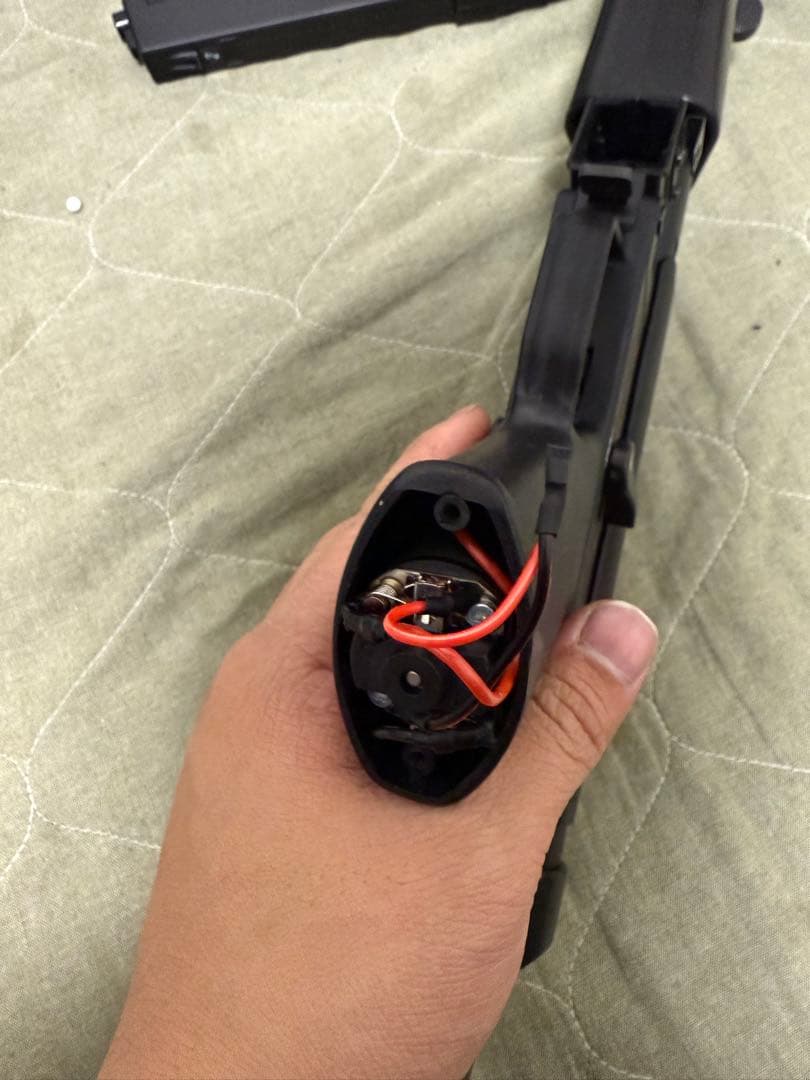 マルイMP5電動ガン ブラック マガジン4本付き