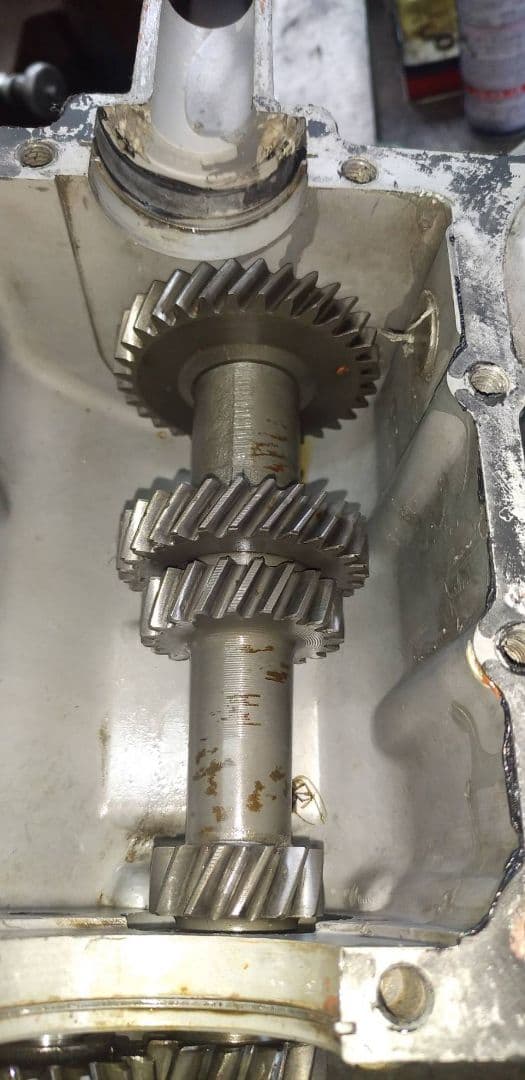 ジムニーsj30 改5速用ミッション　アッセンブリ　ニュートラルスイッチなし