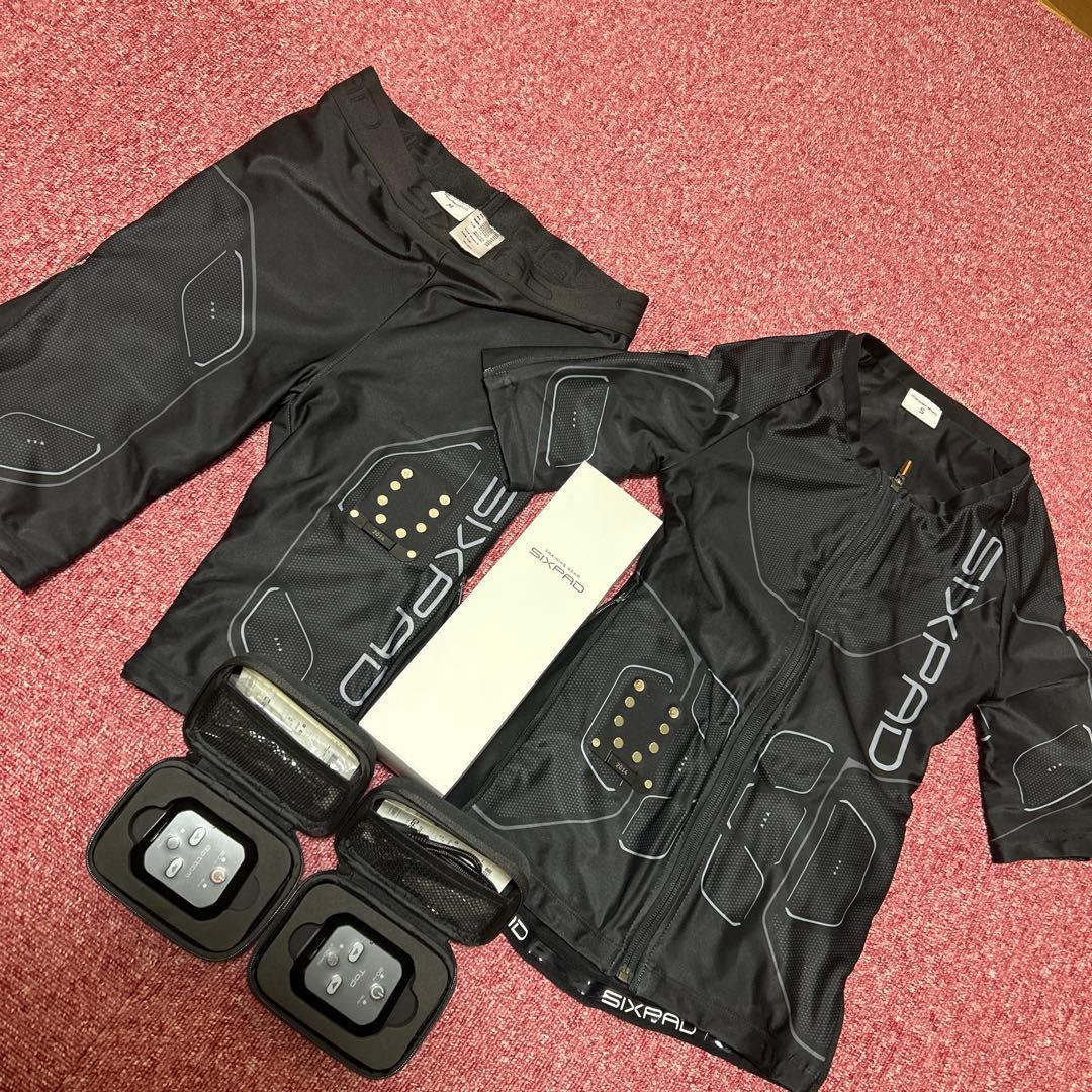 SIXPADパワースーツ　レディース　上Sサイズ下Mサイズ