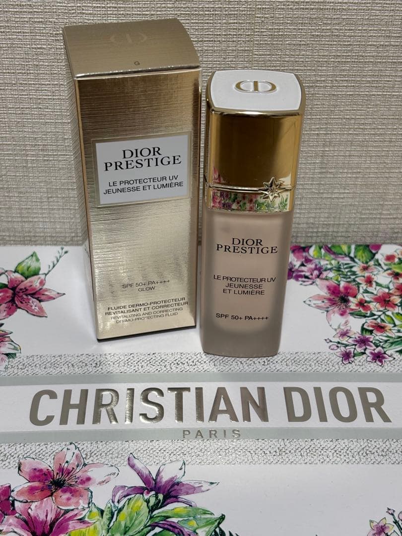 ディオール プレステージ ホワイトルプロテクター UV ルミエール シアーグロウ
