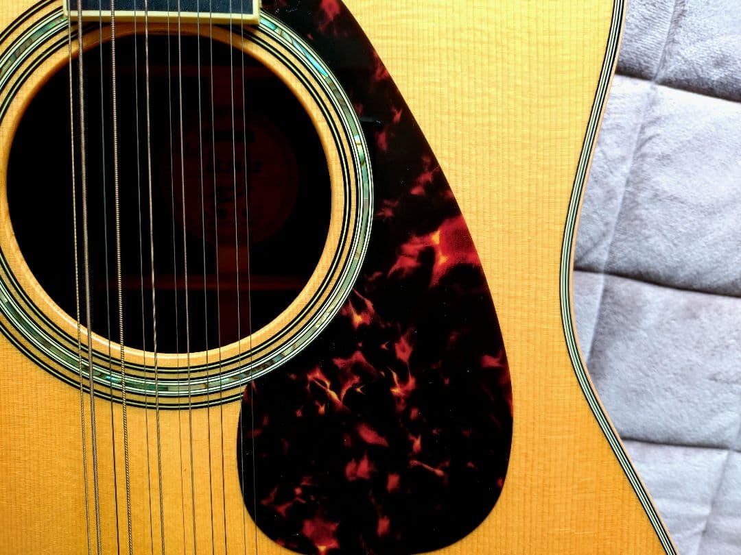 Yamaha LL16-12　ARE １２弦アコースティックギター　オール単板