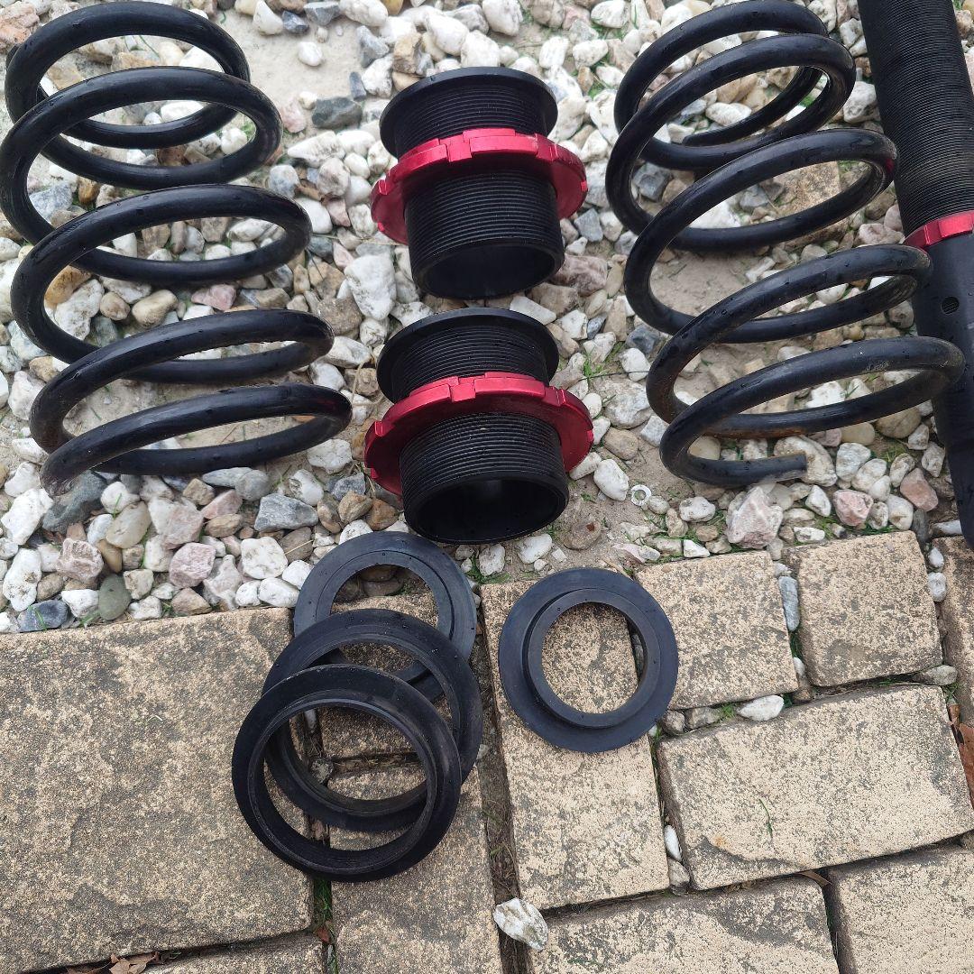 E12 ノート　BLITZ　車高調　リヤのみ