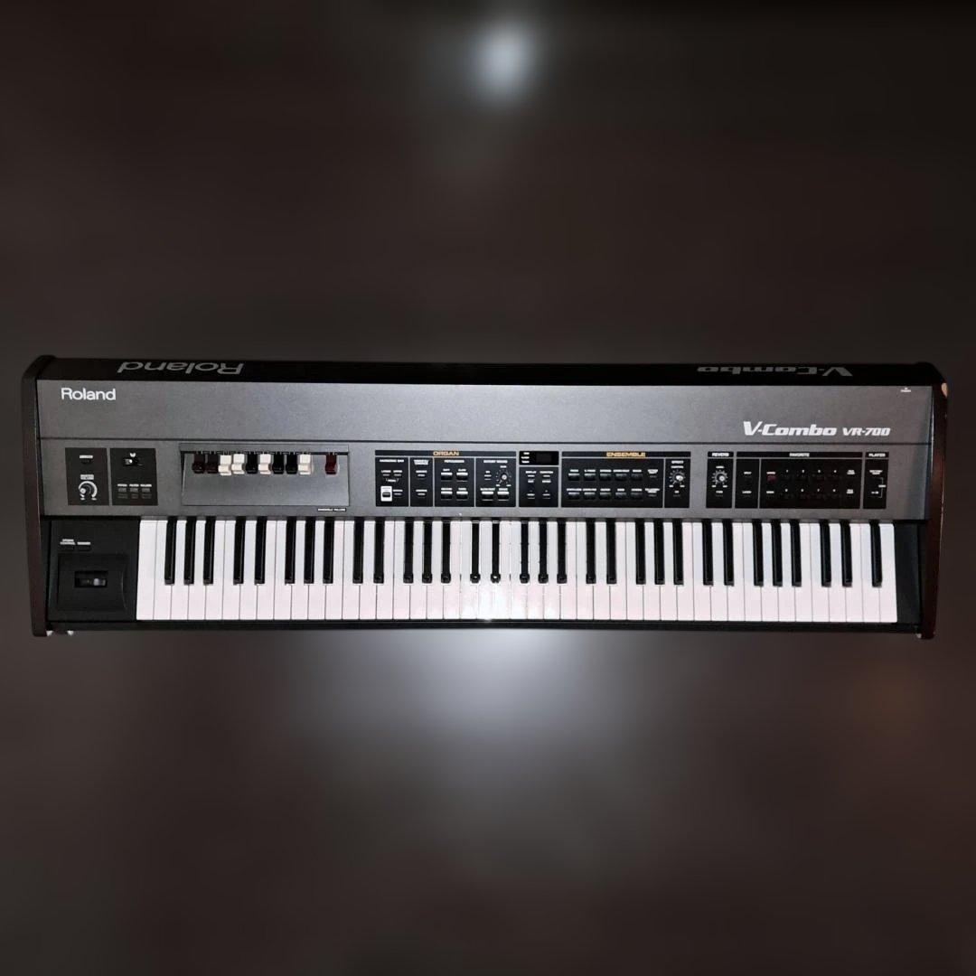 Roland V-Combo VR-700 シンセサイザー 本体