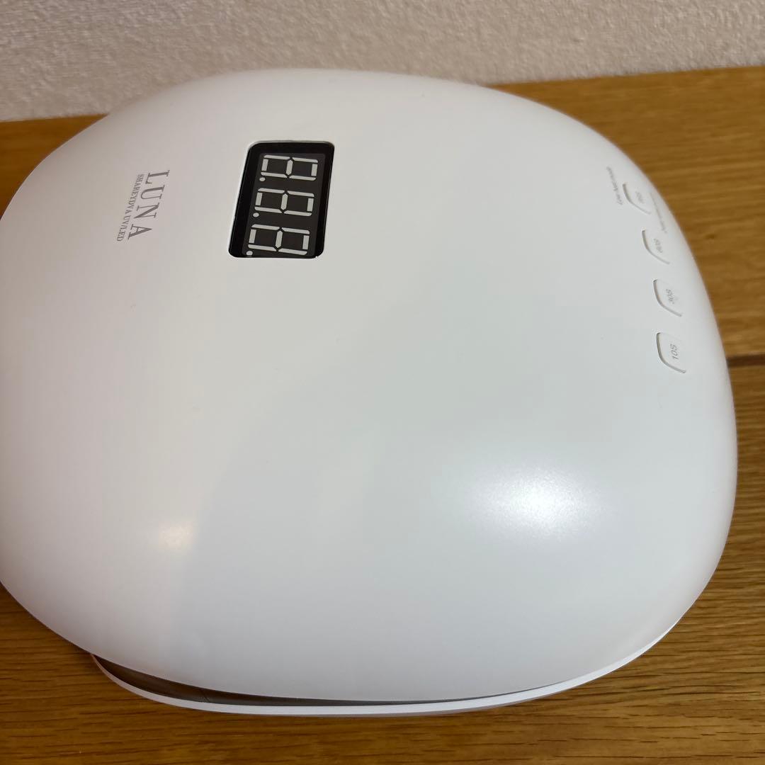 AIRI　SHAREYDVA LUNA UV/LEDライト