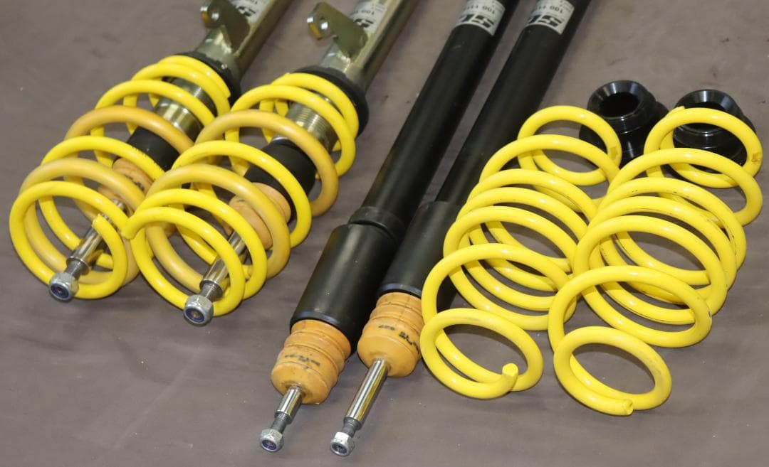 フォルクスワーゲン ゴルフ7R FF typeAU　KW ST　車高調