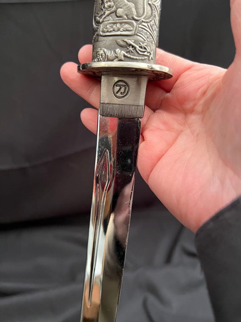 軍刀 龍頭模様銀柄　日本刀 模造刀 居合刀 武士道 鑑賞用 全長約73cm