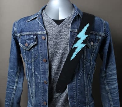 ヌメ革製　　ハンドメイド　　ギター・ベース用ストラップ　　イナズマ　　蓄光