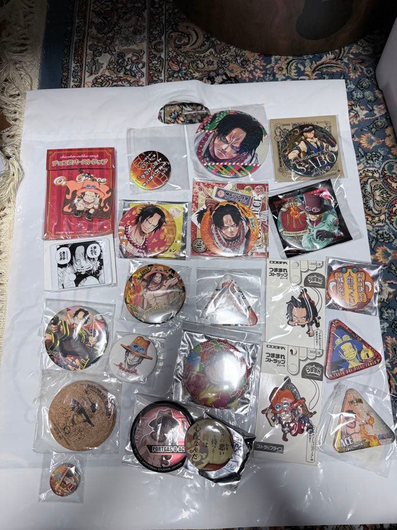 ONE PIECE エース　缶バッジ