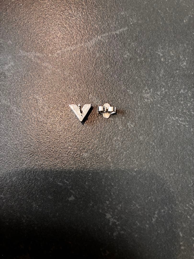 LOUIS VUITTON ルイヴィトン ピアス シルバー 片耳