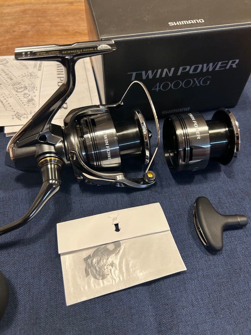 24 ツインパワー4000XG 替えスプール付き
