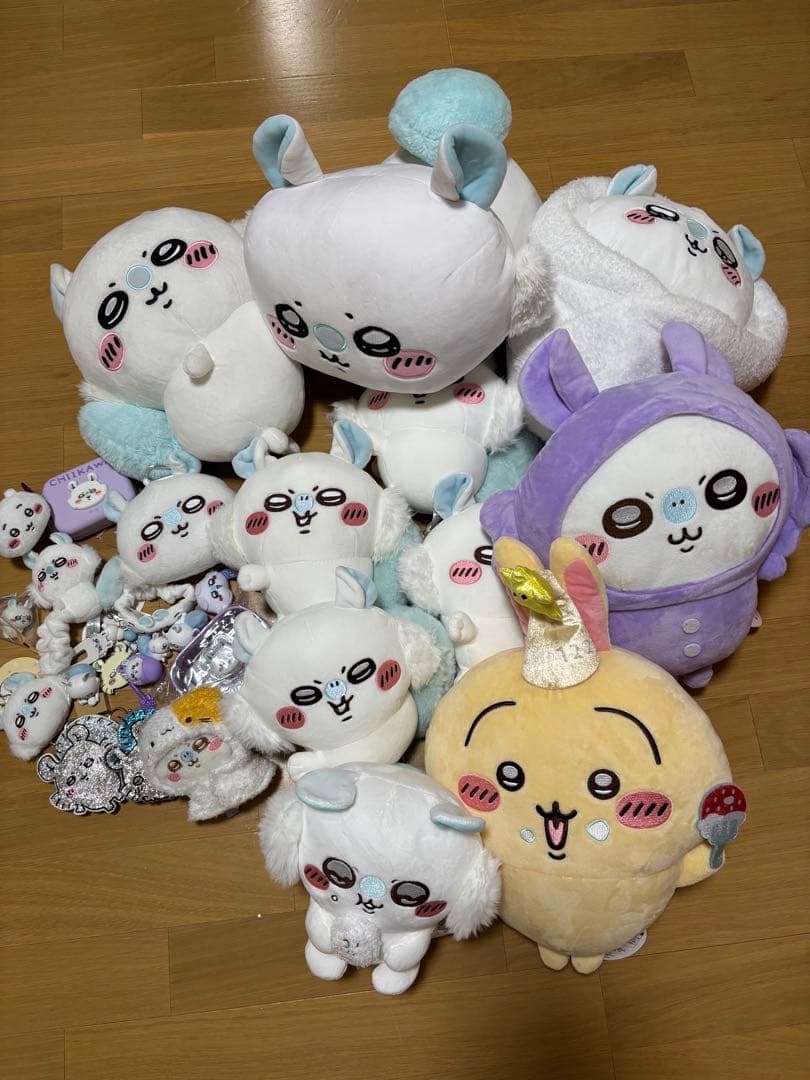 ちいかわモモンガいっぱいぬいぐるみキーリングなどなどまとめて