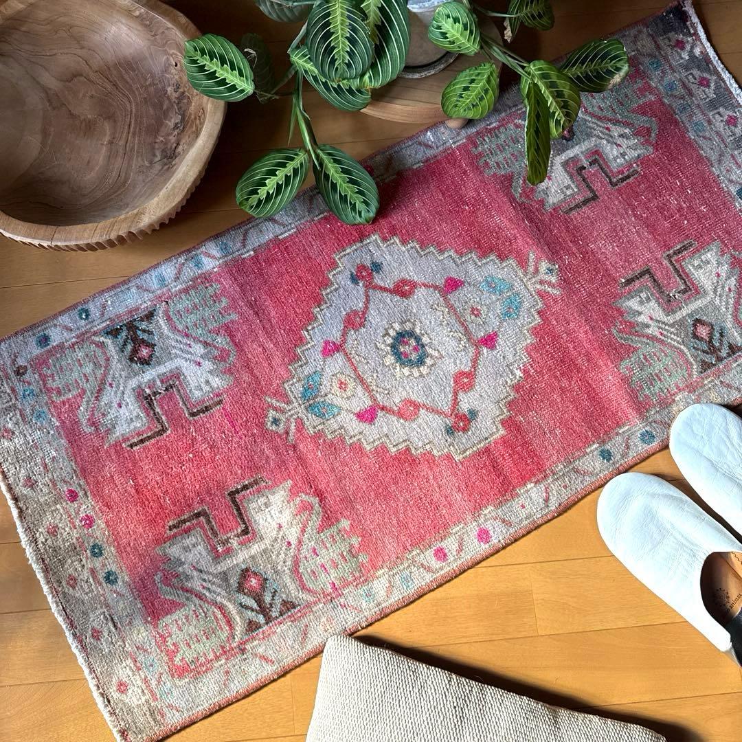 46.5×91 コーラルピンク　メダリオン　王道　トルコヴィンテージラグ