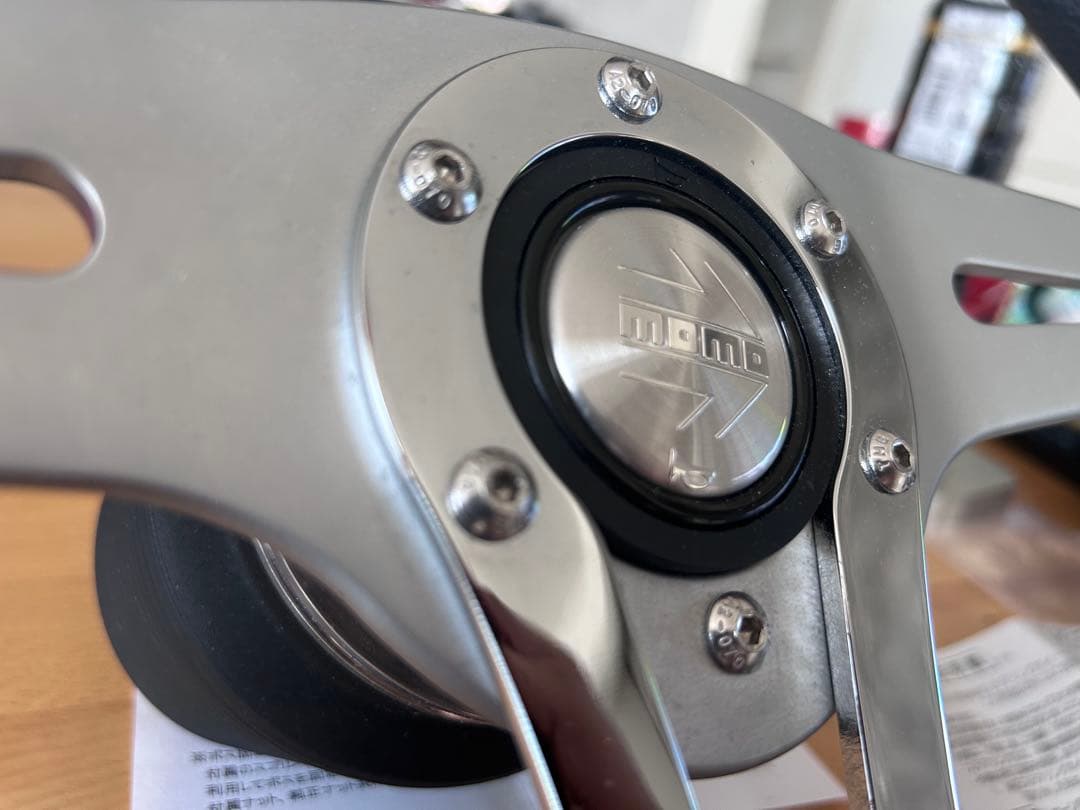 モモステトレックR T5ハイエースフルセットessexコラムカバーなど付属品多数