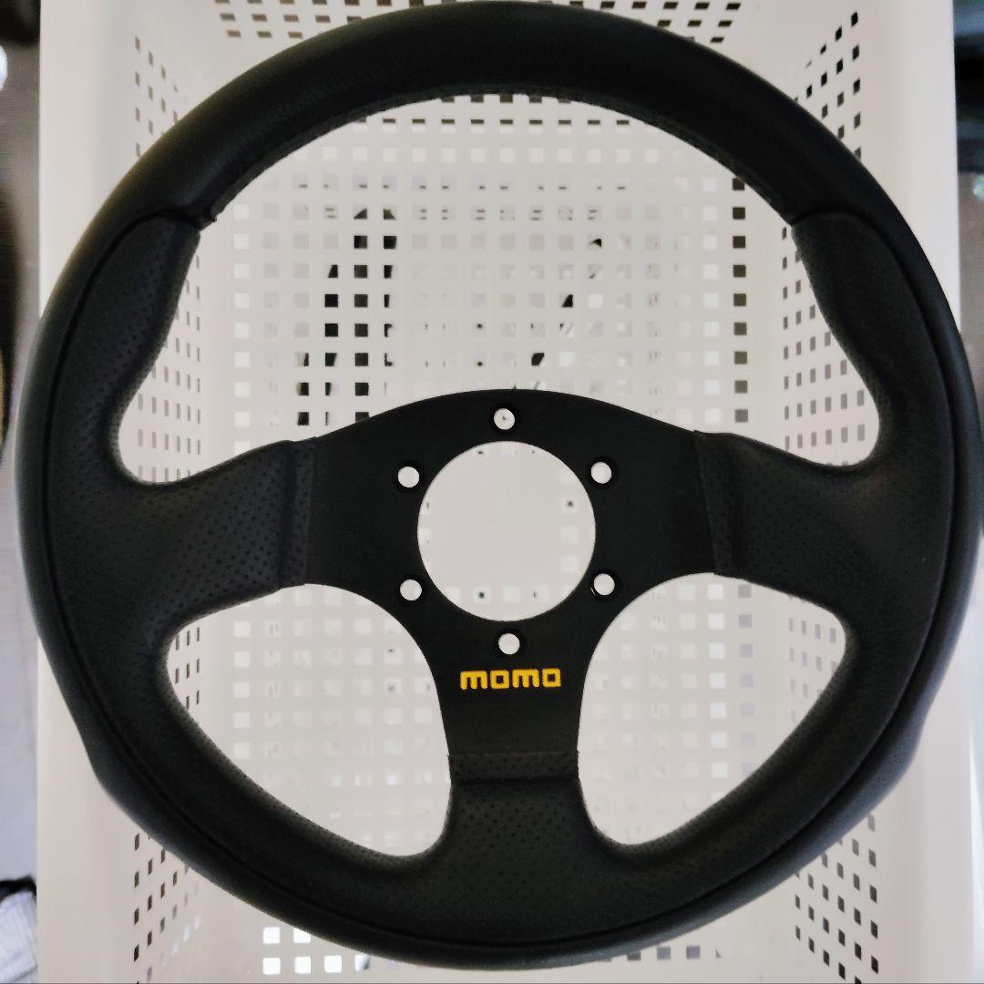 momo ステアリング T-1001 TEAM28