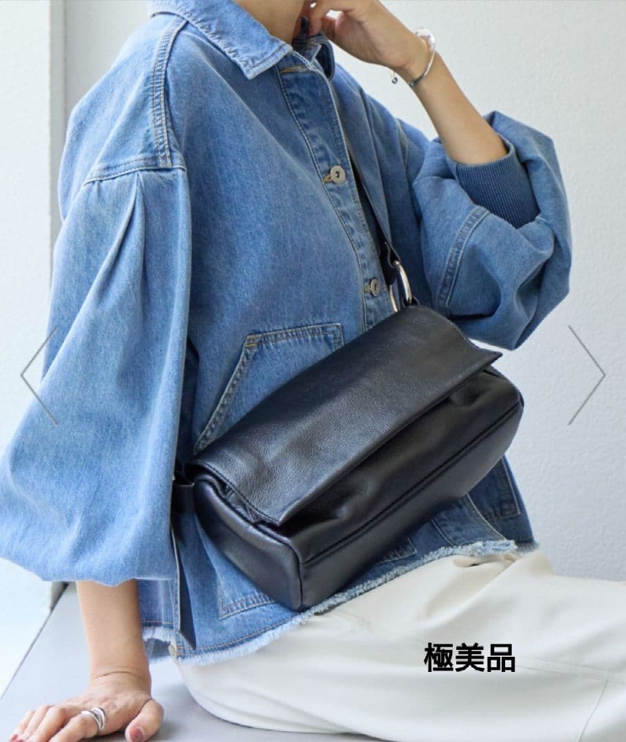 ビアズリー 黒 レザー ショルダーバッグ ボディバッグ