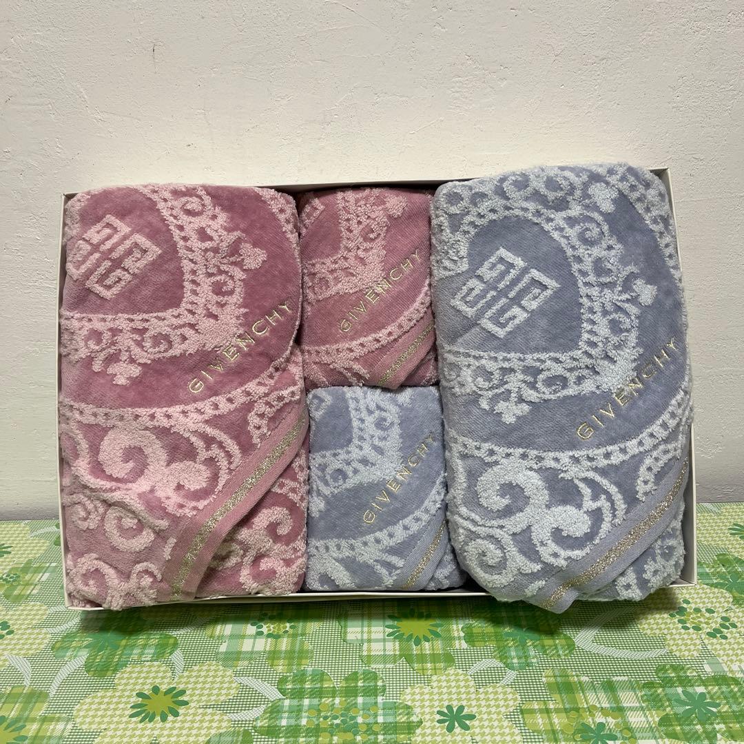 GIVENCHY メダイヨン　タオルセット