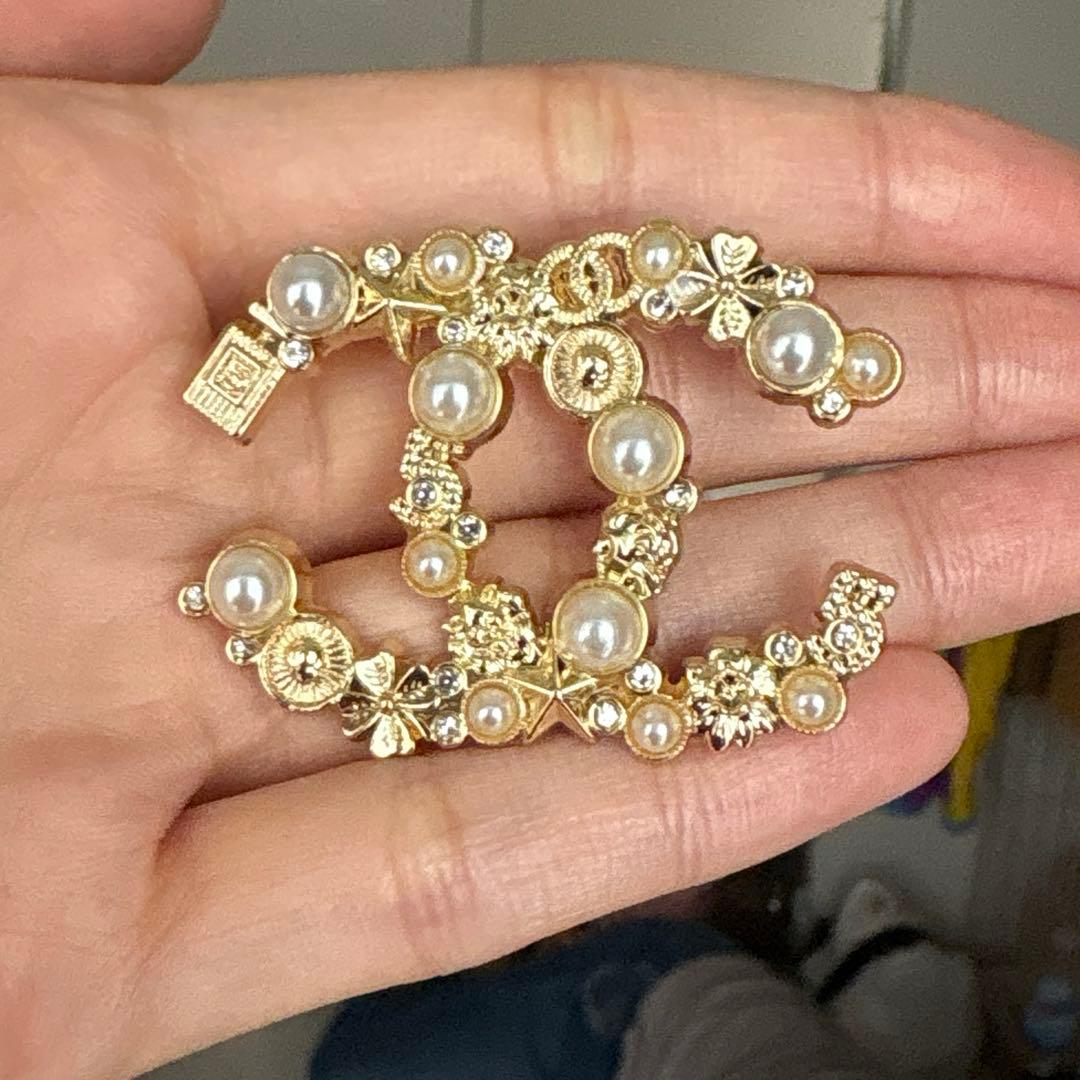 新品未使用　シャネル　CHANEL ヴィンテージ　ブローチ　ゴールド