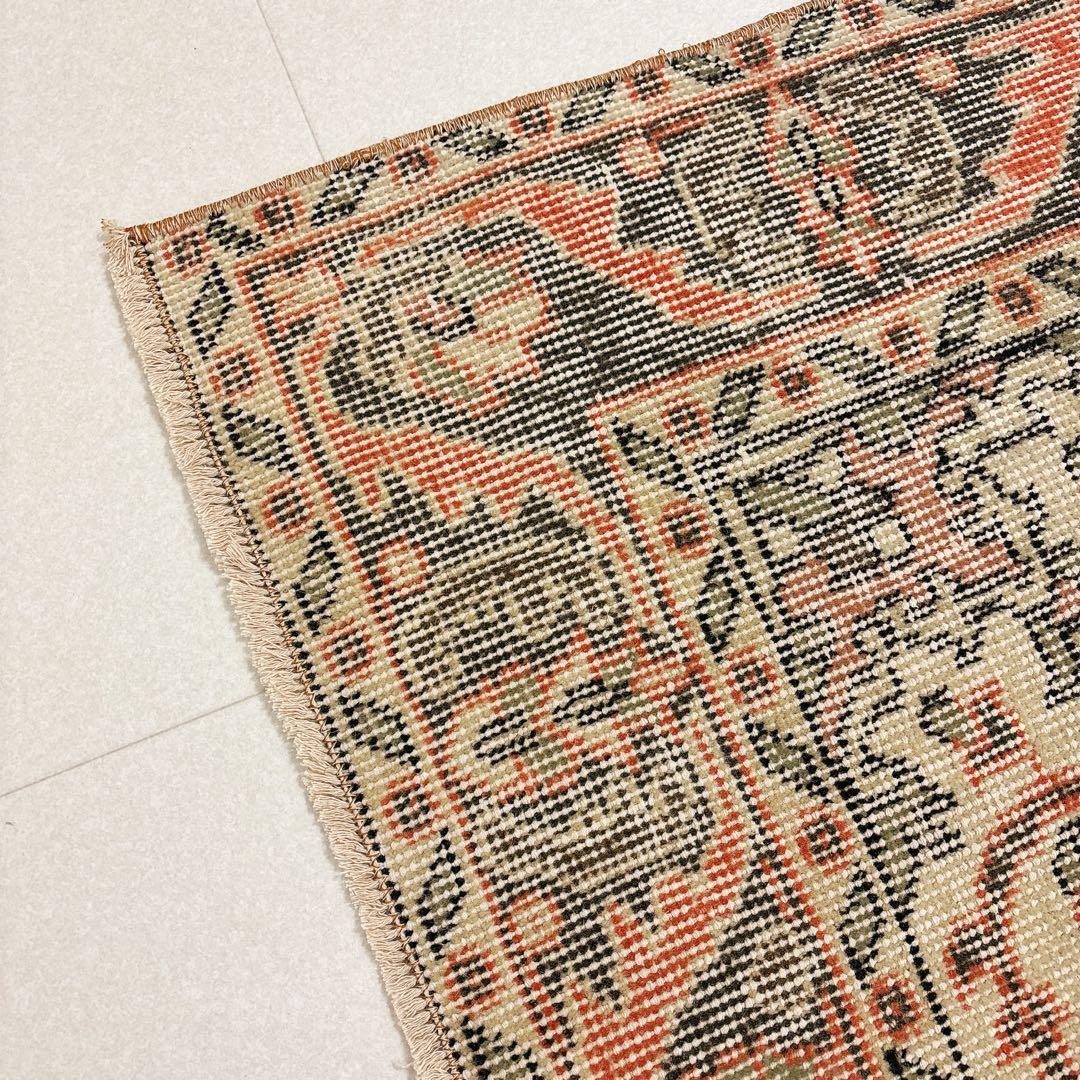 トルコ　ヴィンテージラグ　メダリオン　オレンジピンク