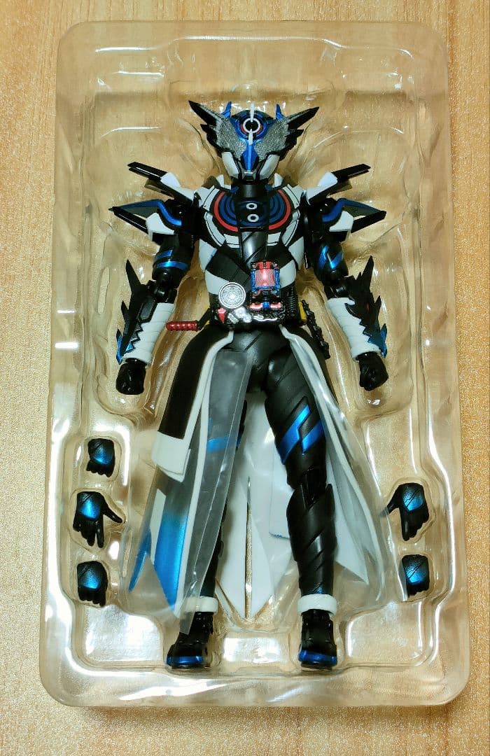 S.H.Figuarts 仮面ライダークローズエボル