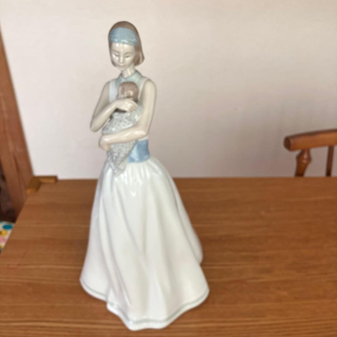 美品　リヤドロ ナオ 置物『大切なベイビー』インテリア