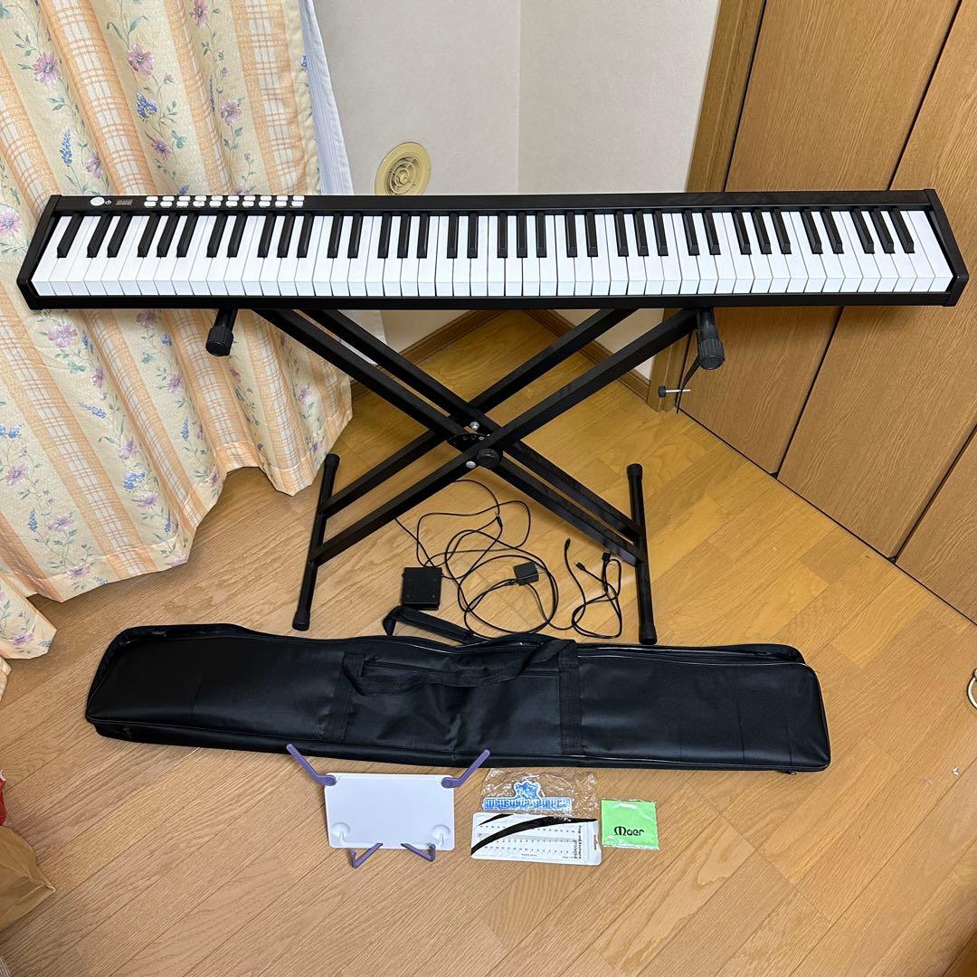 TOMOI 電子ピアノ 88鍵盤　譜面台・サスティンペダル付属　バッテリー内蔵