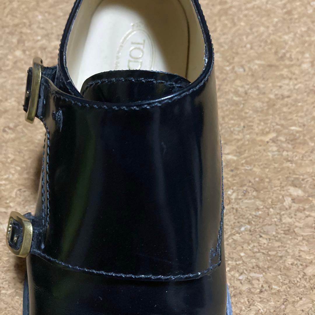 TOD'S 黒ローファー バックル付き