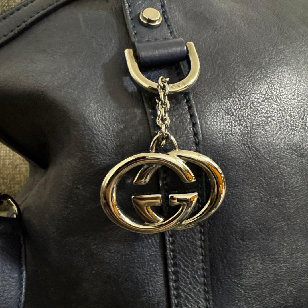 GUCCI ネイビー レザー バッグ