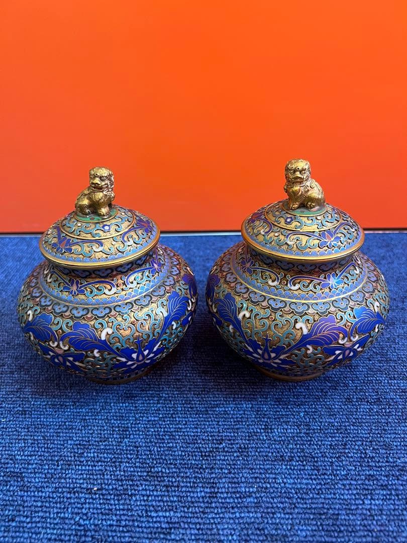 842 中国　景泰藍　古七宝琺瑯彩　花文　獅子摘蓋物　1対