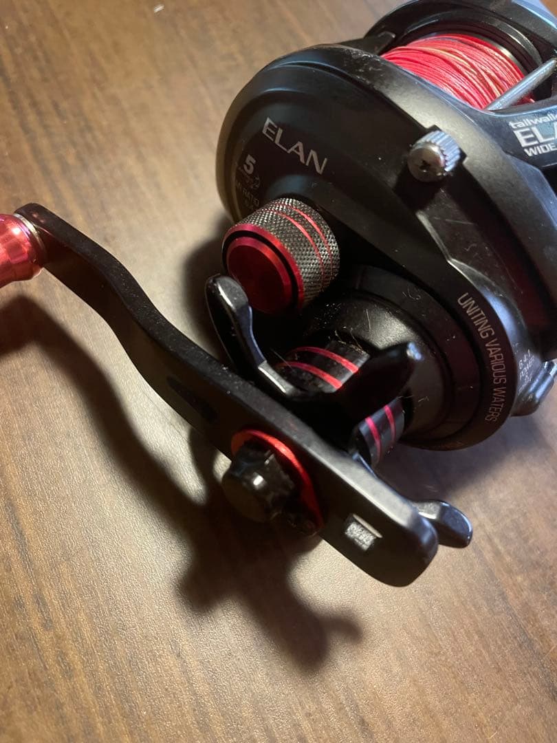 ELAN OCTOPUS SP II ベイトリール 黒/赤