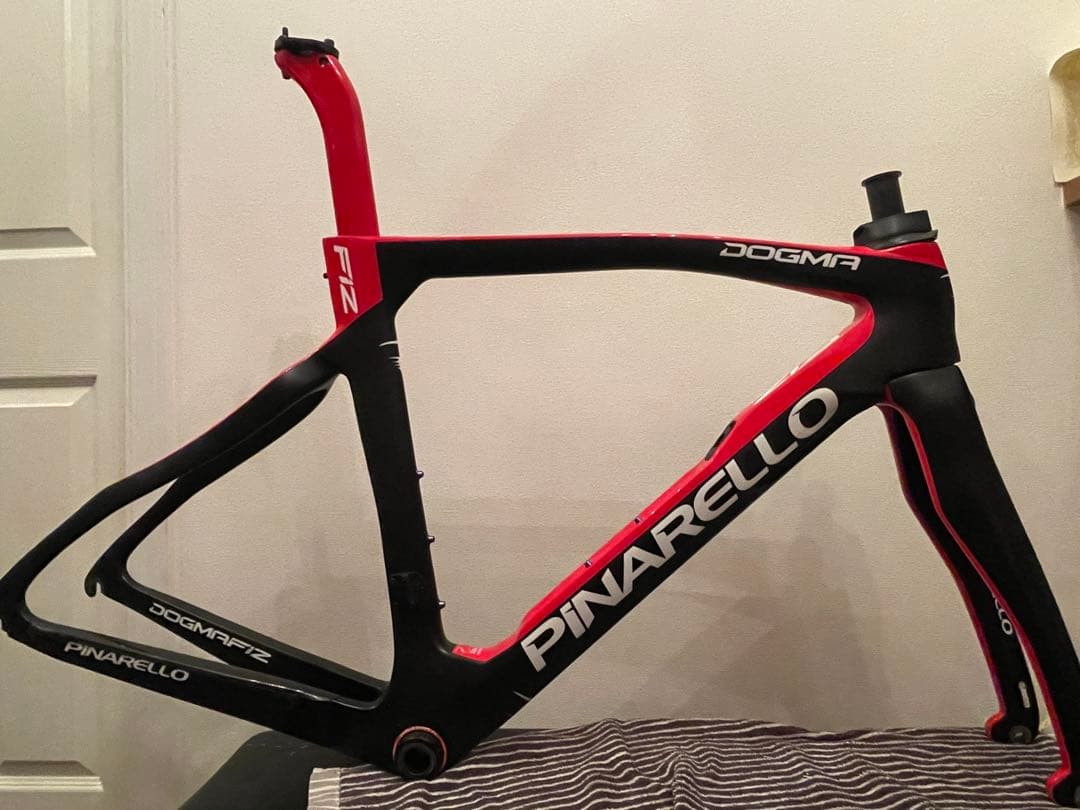【値下げ可】2022 ピナレロ　ドグマ　F12 フレームセット+BB【美品】